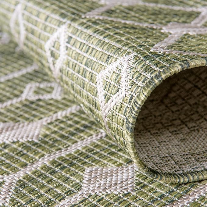 Unique Loom Outdoor Trellis Collection Area Rug - Tribal Trellis (7' 10" x 10' Oval, Green/ Natural)
