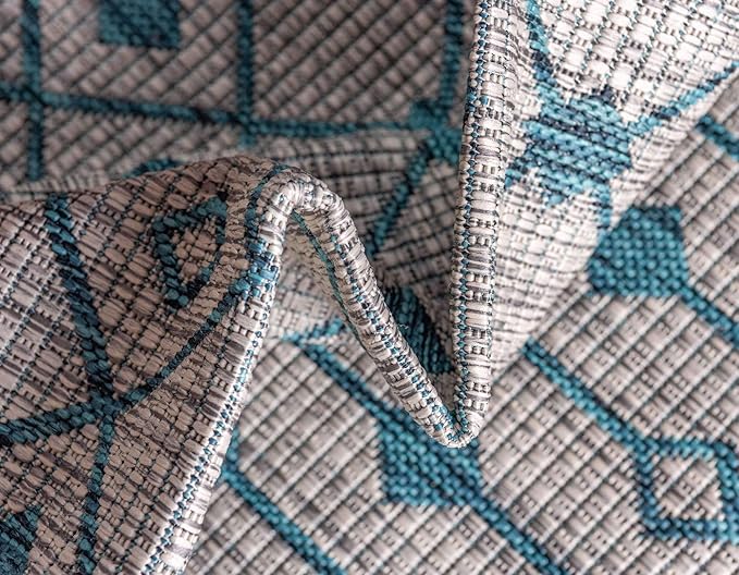 Unique Loom Outdoor Trellis Collection Area Rug - Tribal Trellis (6' 1" x 9' Rectangle, Light Blue/ Ivory)