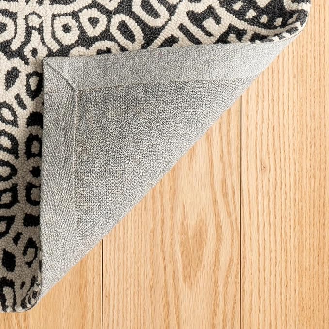 Dash & Albert Temple Charcoal Hand Micro Hooked Wool Rug, 4 X 6 Feet, Grey Geometric Pattern