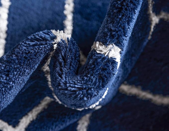 Unique Loom Marilyn Monroe Glam Collection Area Rug - Trellis (10'x 13' Rectangle, Navy Blue Silver/ Silver)