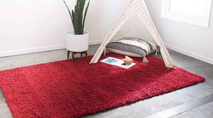Unique Loom Solid Shag Collection Area Rug (5' 1" x 8' Rectangle Cherry Red)
