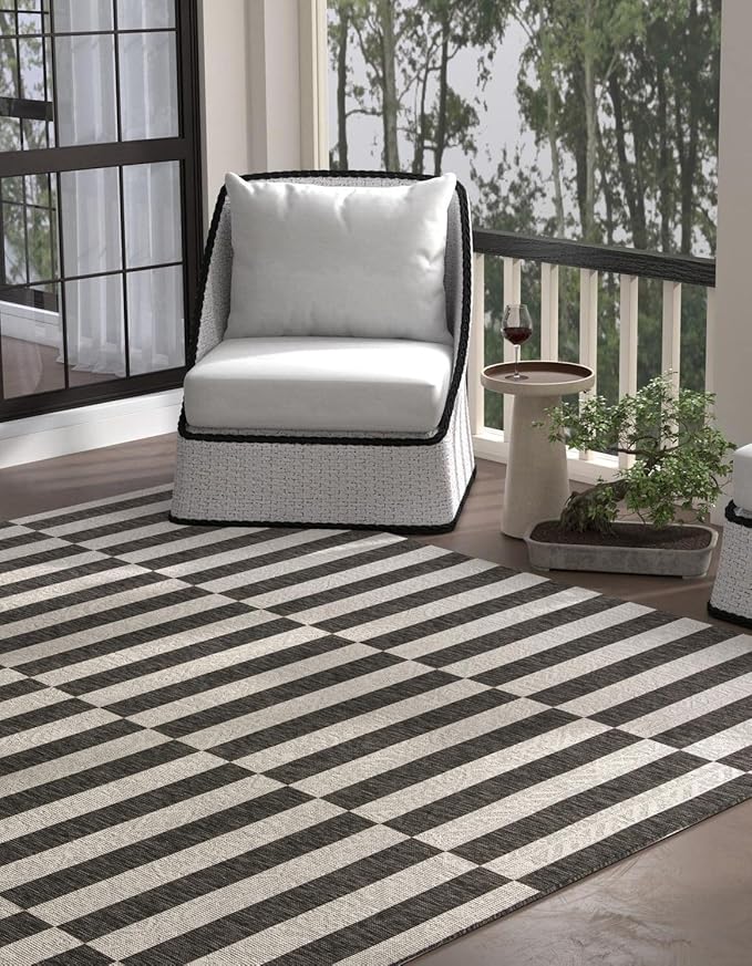 Unique Loom Outdoor Striped Collection Area Rug - Striped (10' 8" Square, Charcoal/Ivory)
