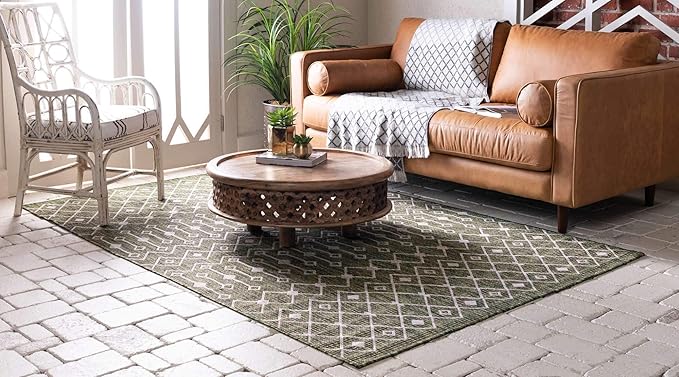 Unique Loom Outdoor Trellis Collection Area Rug - Tribal Trellis (7' 10" x 11' 4" Rectangle, Green/ Natural)