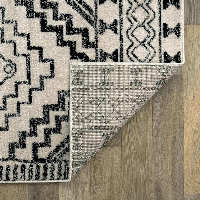 Rugshop Cream and Black Southwestern Tribal Area Rug – Boho Geometric Diamond Pattern Carpet for Living Room, Bedroom, or Entryway – Soft Modern Rustic Floor Décor 4' x 6' Cream