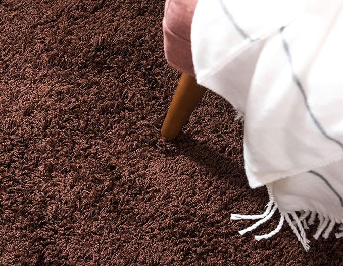 Unique Loom Solid Shag Collection Area Rug (5' 3" x 8' Rectangle, Chocolate Brown)