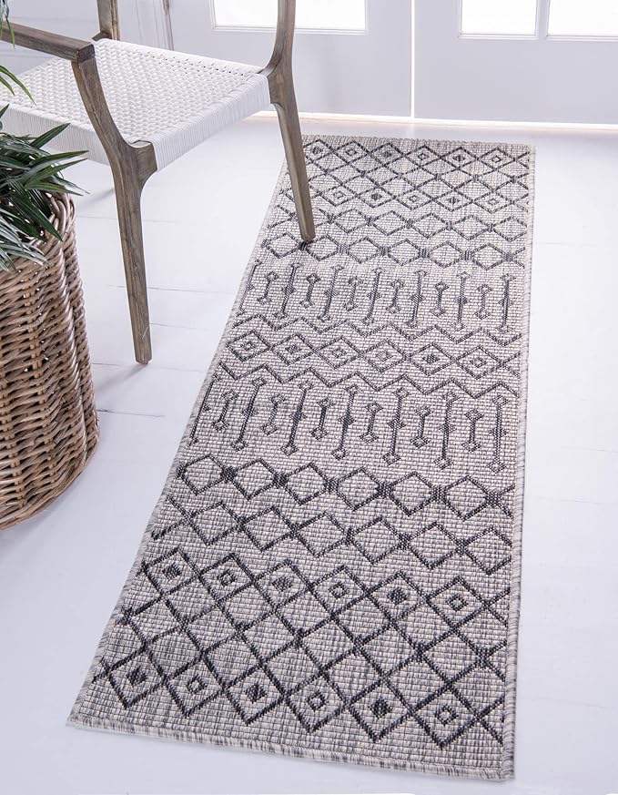 Unique Loom Outdoor Trellis Collection Area Rug - Tribal Trellis (2' x 8' Runner, Gray/ Black)