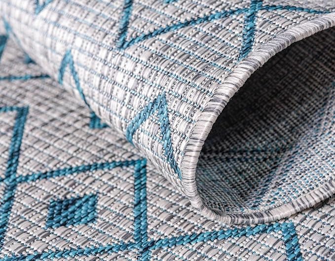 Unique Loom Outdoor Trellis Collection Area Rug - Tribal Trellis (6' 1" x 9' Rectangle, Light Blue/ Ivory)