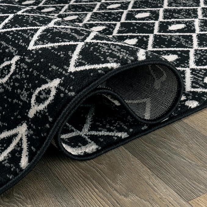 Rugshop Boho Black and White Tribal Area Rug – Geometric Diamond and Stripe Pattern Carpet for Living Room, Bedroom, or Entryway – Soft Modern Bohemian Floor Décor 4' x 6' Black
