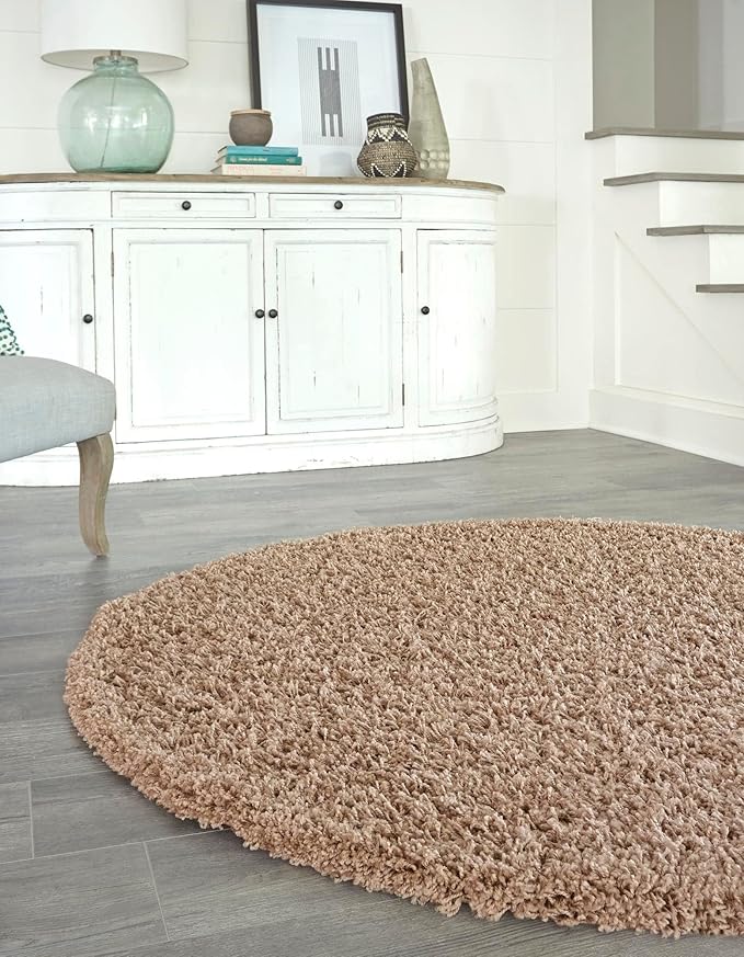 Unique Loom Solid Shag Collection Area Rug (5' 1" Round, Sandy Brown)
