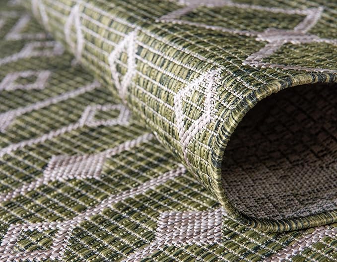 Unique Loom Outdoor Trellis Collection Area Rug - Tribal Trellis (7' 10" Round, Green/ Natural)