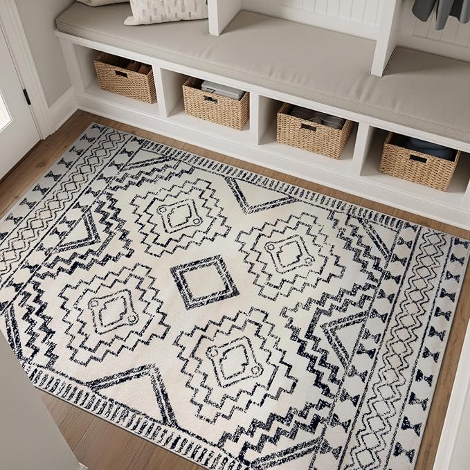 Rugshop Cream and Black Southwestern Tribal Area Rug – Boho Geometric Diamond Pattern Carpet for Living Room, Bedroom, or Entryway – Soft Modern Rustic Floor Décor 4' x 6' Cream