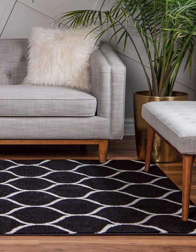 Rugs.com Lattice Frieze Collection Rug – 7' x 10' Black Medium Rug Perfect for Living Rooms, Large Dining Rooms, Open Floorplans