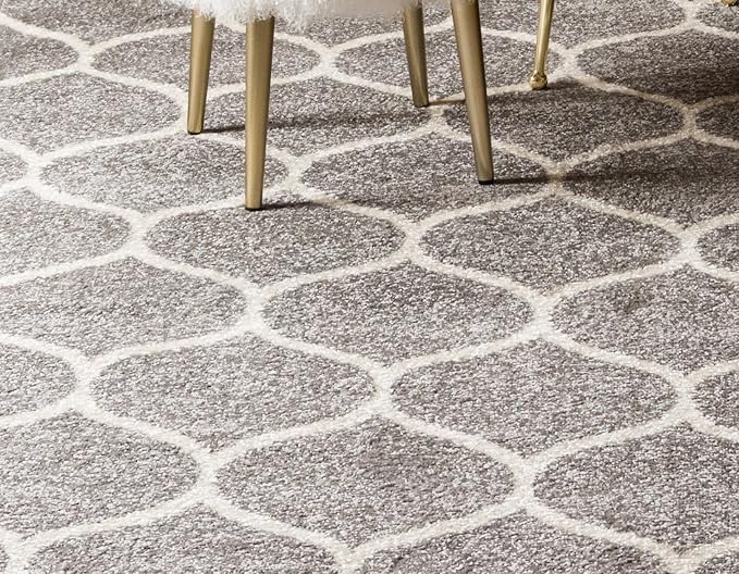 Rugs.com Lattice Frieze Collection Rug – 8' Round Light Gray Medium Rug Perfect for Kitchens, Dining Rooms