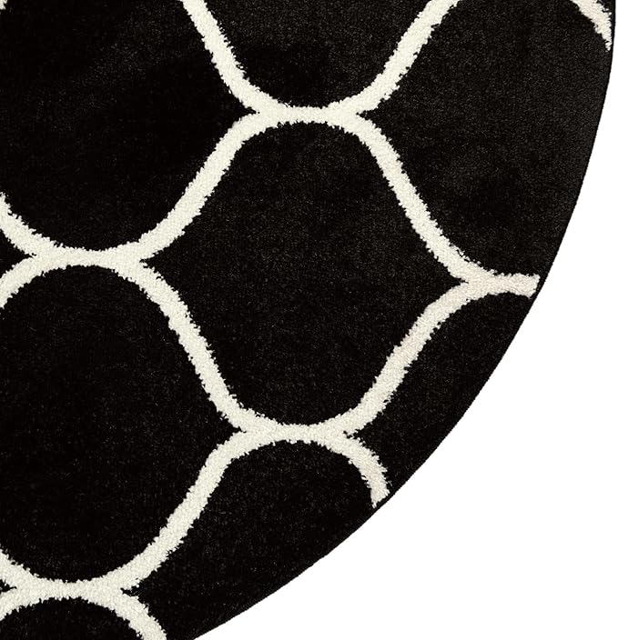 Rugs.com Lattice Frieze Collection Rug – 5' Round Black Medium Rug Perfect for Kitchens, Dining Rooms