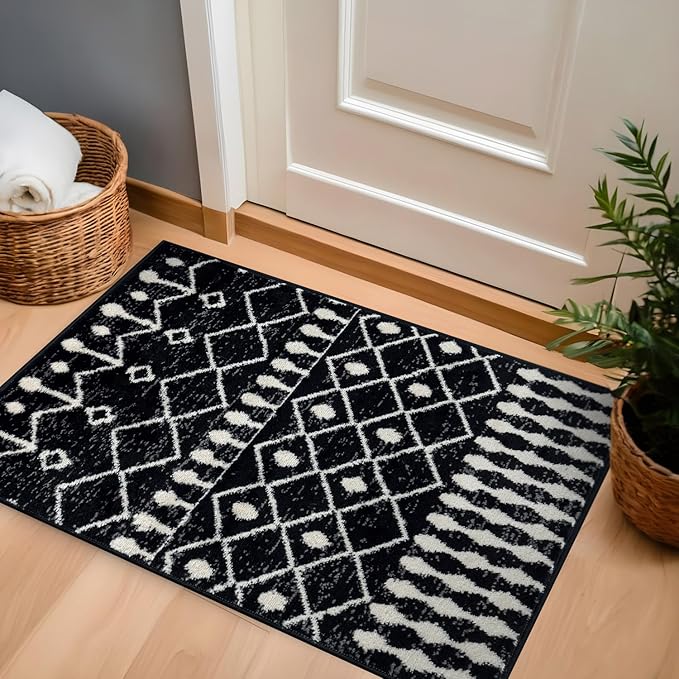 Rugshop Boho Black and White Tribal Area Rug – Geometric Diamond and Stripe Pattern Carpet for Living Room, Bedroom, or Entryway – Soft Modern Bohemian Floor Décor 2' 3" x 4' Black