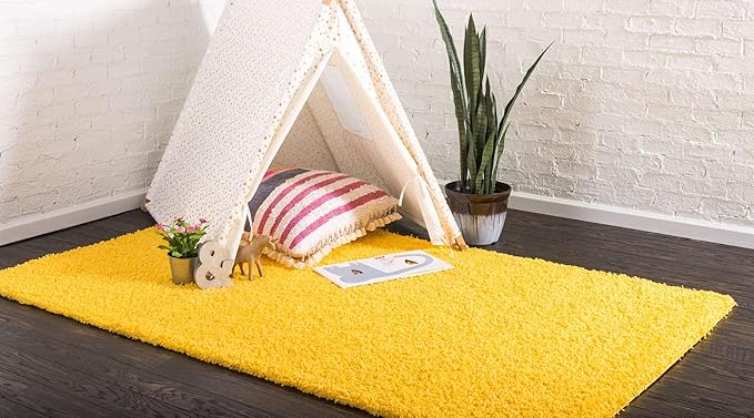 Unique Loom Solid Shag Collection Area Rug (5' 1" x 8' Rectangle, Tuscan Sun Yellow)