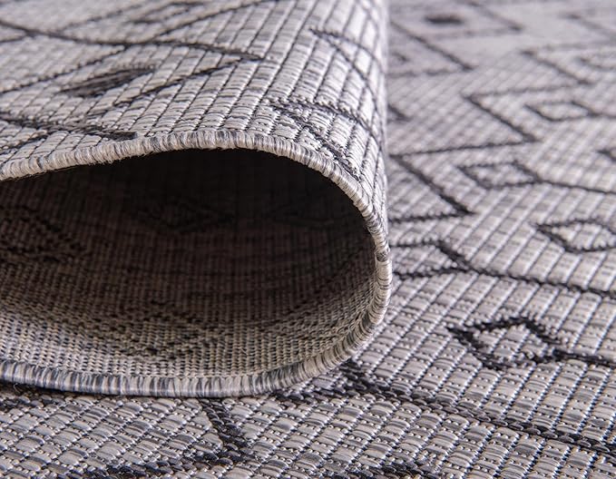Unique Loom Outdoor Trellis Collection Area Rug - Tribal Trellis (5' 3" Round, Gray/ Black)