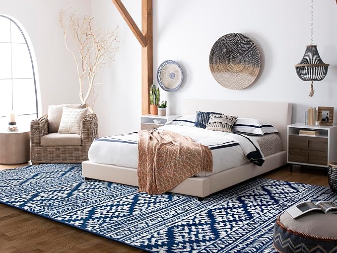 SAFAVIEH Area Rug 9x12 - Tulum Collection - Large - Navy & Ivory, Moroccan Boho Tribal Design, Non-Shedding & Easy to Clean, Ideal for Living Room, Bedroom, Dining Space (TUL272N)