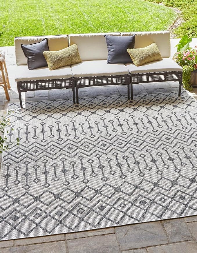 Unique Loom Outdoor Trellis Collection Area Rug - Tribal Trellis (13' Square, Gray/ Black)