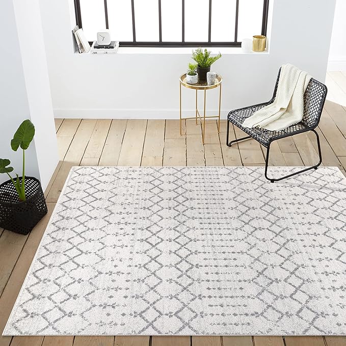 JONATHAN Y Boho Vintage Diamond Cream/Gray Indoor Area Rug 4X6 ft, Moroccan Hype for Living Room, Bedroom, Kitchen, Office, Easy-Cleaning, High Traffic, Pet-Friendly, Non-Shedding (MOH101B-4)