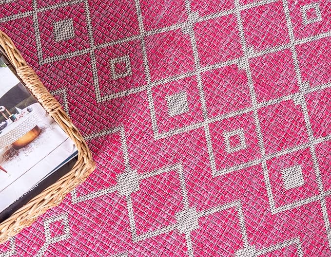 Unique Loom Outdoor Trellis Collection Area Rug - Tribal Trellis (4' 1" x 6' 1" Rectangle, Fuschia/ Gray)