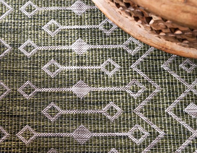 Unique Loom Outdoor Trellis Collection Area Rug - Tribal Trellis (5' 1" x 8' Rectangle, Green/ Natural)