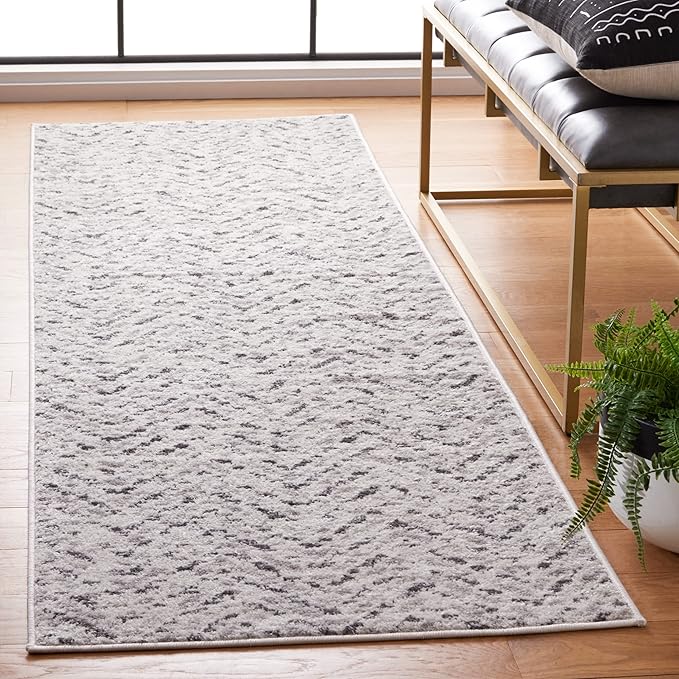 SAFAVIEH Adirondack Collection Runner Rug - 2'6" x 18', Ivory & Charcoal, Chevron Design, Non-Shedding & Easy Care, Ideal for High Traffic Areas in Living Room, Bedroom (ADR104N)