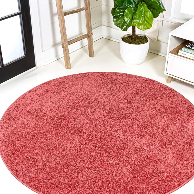 JONATHAN Y Haze Solid Low-Pile Red 5' Round Indoor Area Rug, Coastal,Bohemian,Minimalist,Classic, Easy-Cleaning for Living Room,Bedroom,Kitchen,Pet Friendly,Non-Shedding (SEU100E-5R)