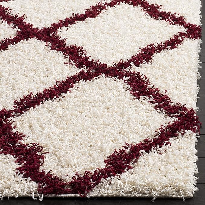 SAFAVIEH Dallas Shag Collection Area Rug - 8' Square, Ivory & Red, Trellis Design, Non-Shedding & Easy Care, 1.5-inch Thick Ideal for High Traffic Areas in Living Room, Bedroom (SGD257R)