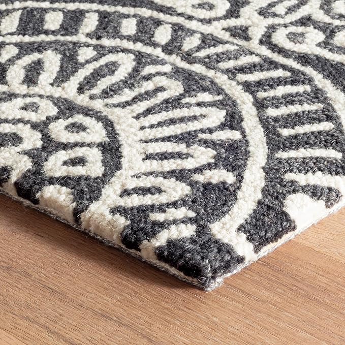 Dash & Albert Temple Charcoal Hand Micro Hooked Wool Rug, 4 X 6 Feet, Grey Geometric Pattern