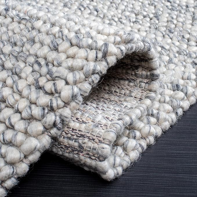SAFAVIEH Natura Collection Area Rug - 4' Square, Light Grey & Ivory, Handmade Wool Blend, Textured Design, Ideal for Living Room, Bedroom, Dining Space (NAT620G)