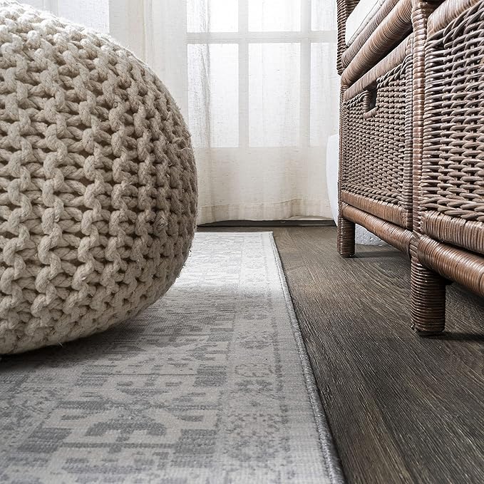 JONATHAN Y Modern Vintage Medallion Light Grey Indoor Area Rug, 4x6, Country, Floral, Easy-Cleaning for Living Room, Bedroom, Kitchen, Pet Friendly, Non-Shedding (MDP108B-4)