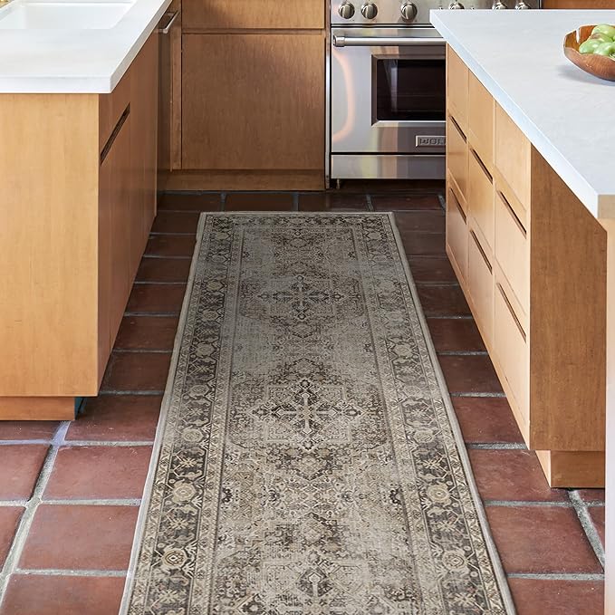 RUGGABLE Washable Vintage Area Rug – Kamran Hazel 8 ft Round, Stain-Resistant, Non-Slip – Large Machine Washable Rugs for Living Room, Bedroom, Hallway, Entryway & Office–with Standard Pad