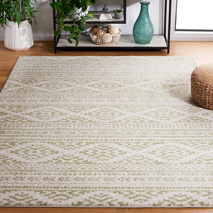 SAFAVIEH Tulum Collection Area Rug - 5'3" x 7'6", Ivory & Sage, Moroccan Boho Tribal Design, Non-Shedding & Easy to Clean, Ideal for Living Room, Bedroom, Dining Space (TUL272H)