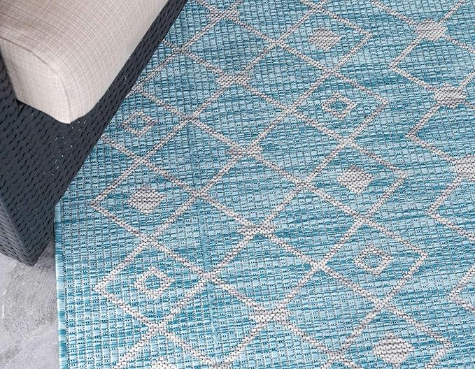 Unique Loom Outdoor Trellis Collection Area Rug - Tribal Trellis (6' 1" x 9' Rectangle, Aqua/ Ivory)