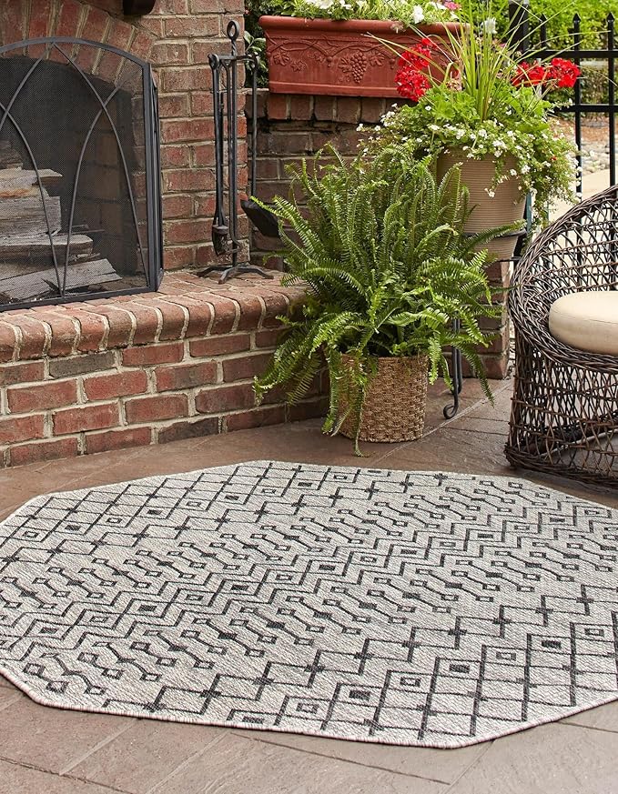 Unique Loom Outdoor Trellis Collection Area Rug - Tribal Trellis (7' 10" Octagon, Gray/ Black)