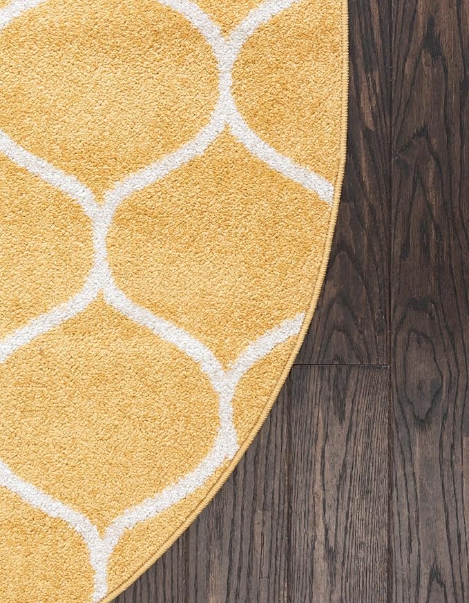 Rugs.com Lattice Frieze Collection Rug – 5' x 8' Oval Yellow Medium Rug Perfect for Living Rooms, Large Dining Rooms, Open Floorplans