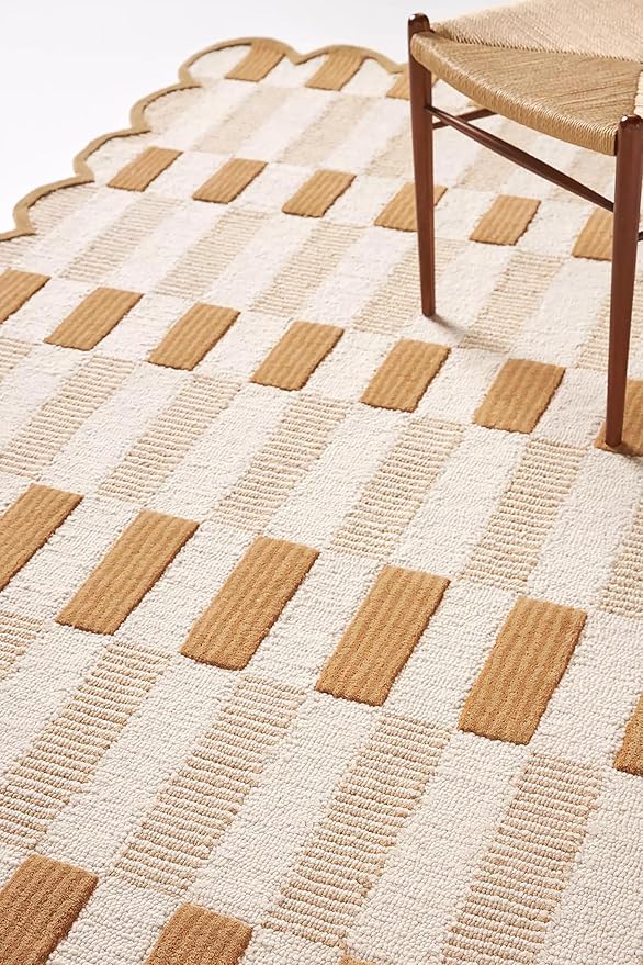 Hand-Tufted Wool Area Rug with Scalloped Edges, Neutral Beige Plaid Pattern, Cozy Soft Accent Rug for Living Room, Bedroom, and Nursery, Handmade Decorative Carpet, 9x9 Ft (Round)
