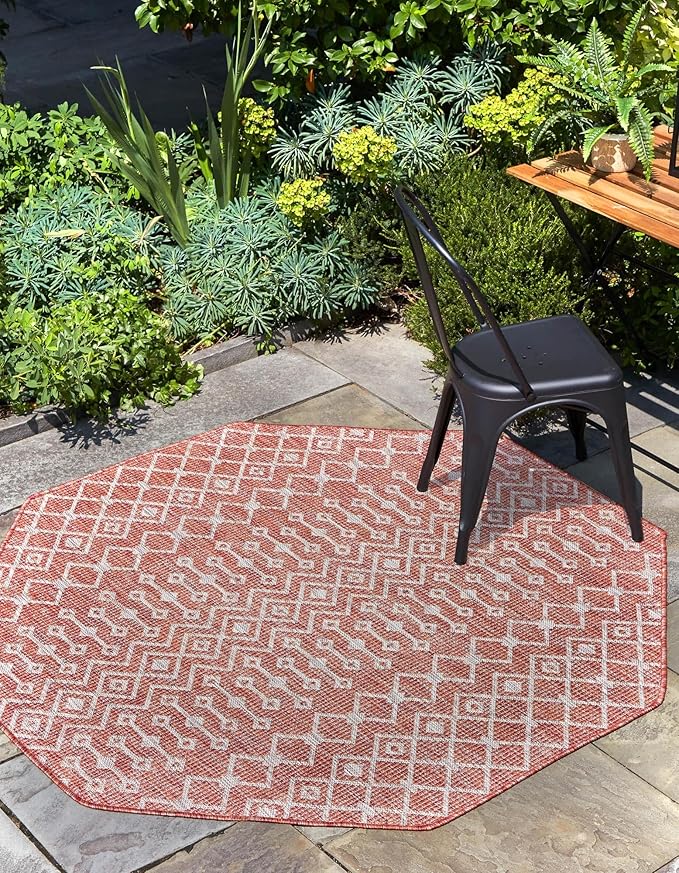 Unique Loom Outdoor Trellis Collection Area Rug - Tribal Trellis (5' 3" Octagon, Rust Red/ Ivory)
