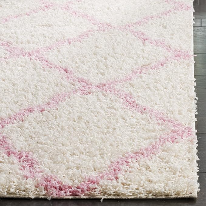 SAFAVIEH Dallas Shag Collection Runner Rug - 2'3" x 8', Ivory & Light Pink, Trellis Design, Non-Shedding & Easy Care, 1.5-inch Thick Ideal for High Traffic Areas in Living Room, Bedroom (SGD257P)