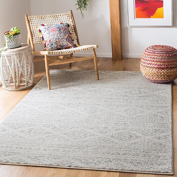 SAFAVIEH Tulum Collection Area Rug - 4' Square, Ivory & Grey, Moroccan Boho Tribal Design, Non-Shedding & Easy to Clean, Ideal for Living Room, Bedroom, Dining Space (TUL272A)