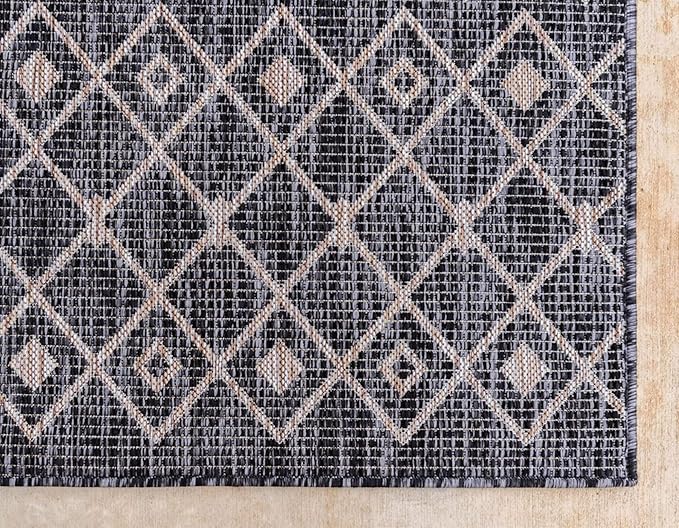 Unique Loom Outdoor Trellis Collection Area Rug - Tribal Trellis (5' 3" x 8' Rectangle, Charcoal Gray/ Natural)