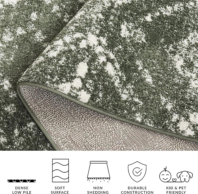 SAFAVIEH Adirondack Collection Area Rug - 6' Square, Dark Green & Ivory, Geometric Design, Non-Shedding & Easy Care, Ideal for High Traffic Areas in Living Room, Bedroom, Dining (ADR131E-6SQ)