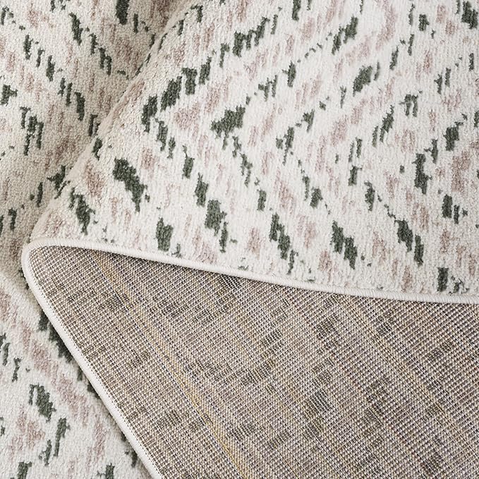 SAFAVIEH Adirondack Collection Area Rug - 5'1" x 7'6", Ivory & Dark Green, Chevron Design, Non-Shedding & Easy Care, Ideal for High Traffic Areas in Living Room, Bedroom, Dining (ADR104X-5)