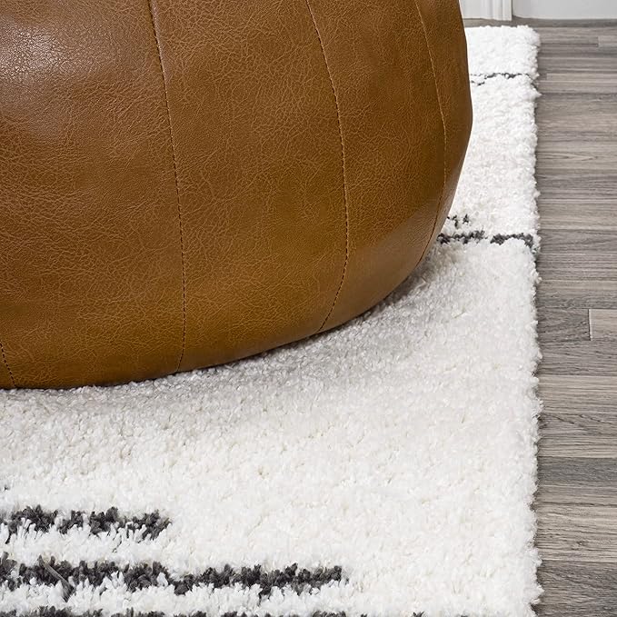 JONATHAN Y Elm Diamond Stripe Shag White/Gray Indoor Area Rug, 5x8, Geometric, Bohemian, Contemporary, Easy-Cleaning for Living Room, Bedroom, Kitchen, Pet Friendly, Non-Shedding (MOH408A-5)