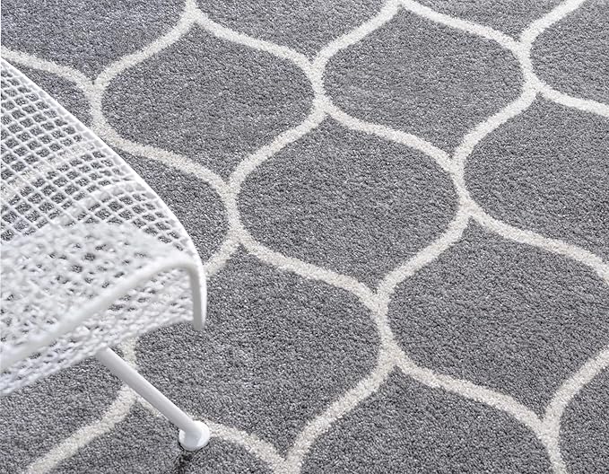 Rugs.com Lattice Frieze Collection Rug – 5' x 8' Oval Light Gray Medium Rug Perfect for Living Rooms, Large Dining Rooms, Open Floorplans