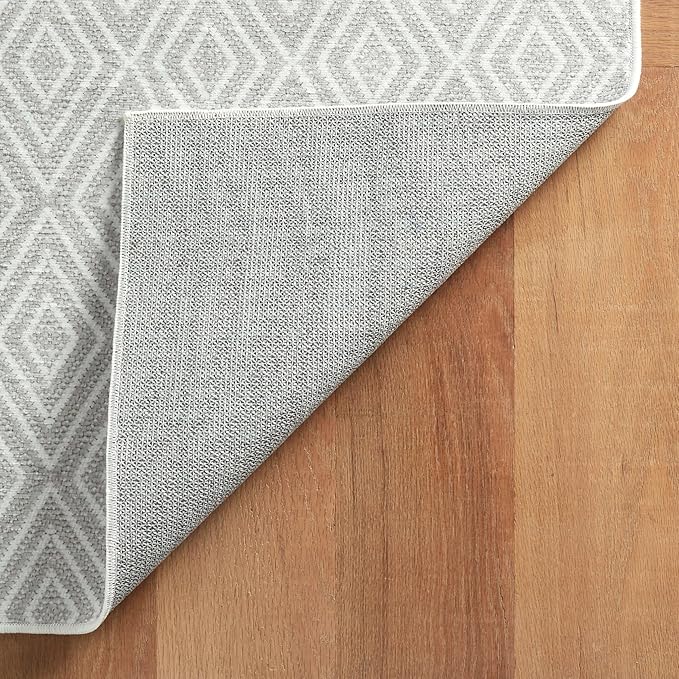 Dash & Albert Diamond Platinum/White Machine Washable Rug, 7.5 X 9.5 Feet, White Geometric Pattern