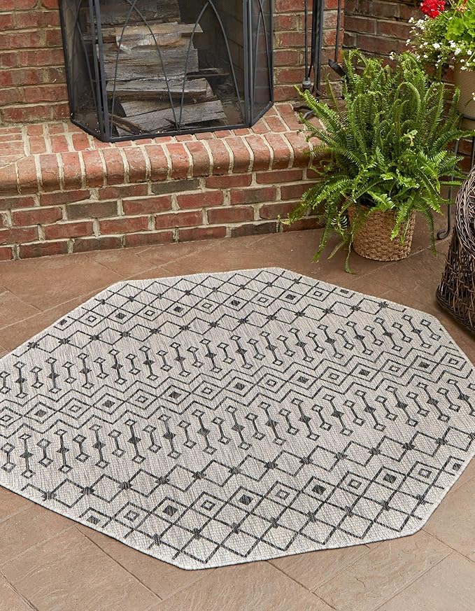 Unique Loom Outdoor Trellis Collection Area Rug - Tribal Trellis (7' 10" Octagon, Gray/ Black)
