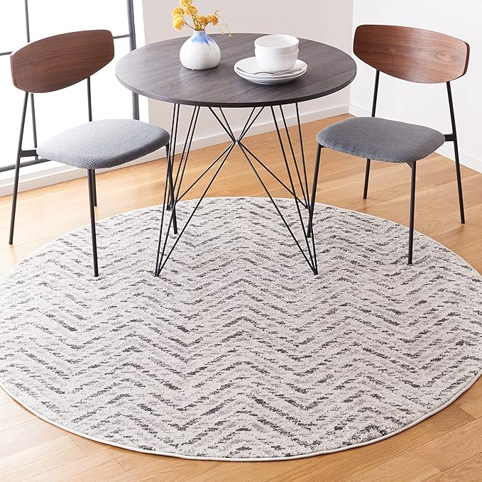 SAFAVIEH Adirondack Collection Area Rug - 6' Round, Ivory & Charcoal, Chevron Design, Non-Shedding & Easy Care, Ideal for High Traffic Areas in Living Room, Bedroom (ADR104N)