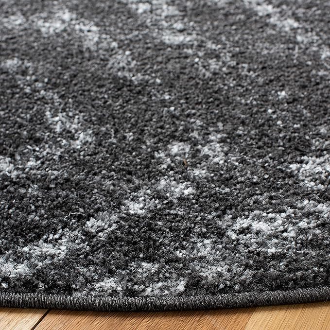 SAFAVIEH Adirondack Collection Area Rug - 4' Round, Dark Grey & Grey, Modern Diamond Distressed Design, Non-Shedding & Easy Care, Ideal for High Traffic Areas in Living Room, Bedroom (ADR131F)